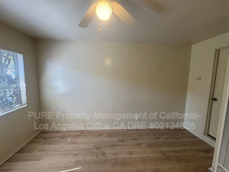 2219 Pacific Coast Hwy #14 - Photo 4 of 8