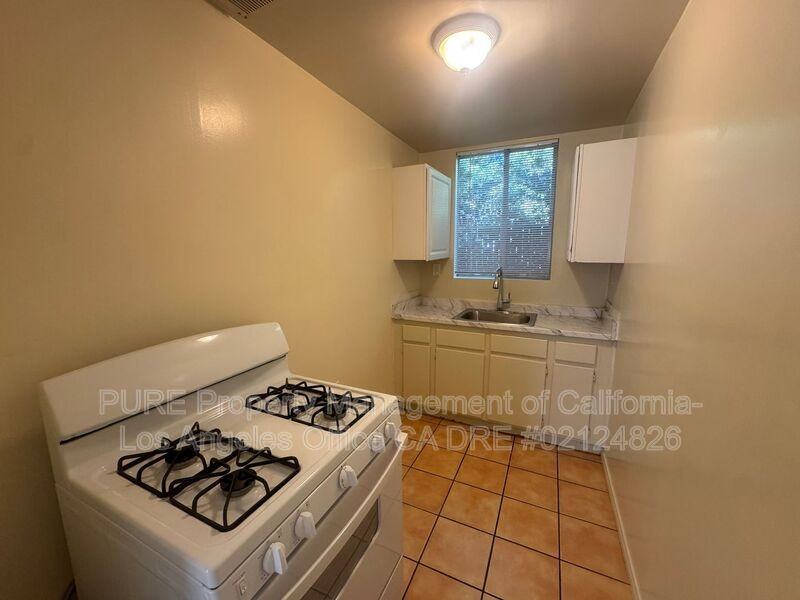 2219 Pacific Coast Hwy #14 - Photo 6 of 8