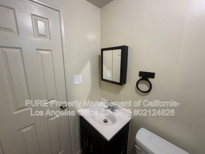2219 Pacific Coast Hwy #14 - Photo 7 of 8