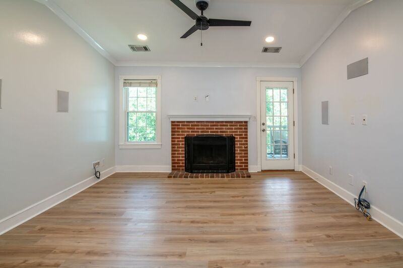 909 Morning Sun Dr - Photo 2 of 32