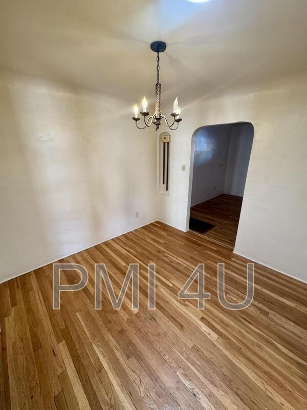 216 Quincy St Ne - Photo 5 of 25