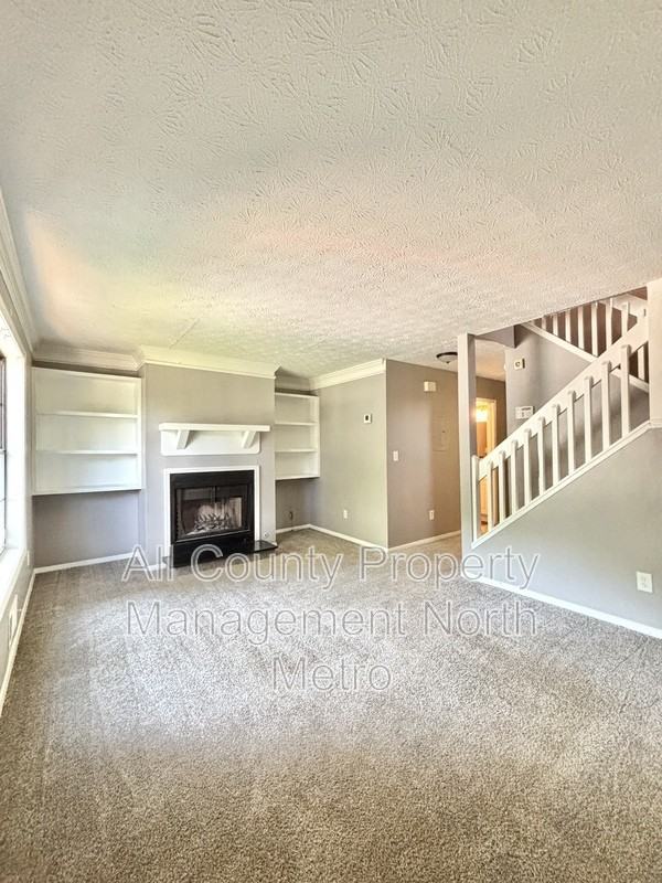 2241 Highpoint Rd - Photo 2 of 10