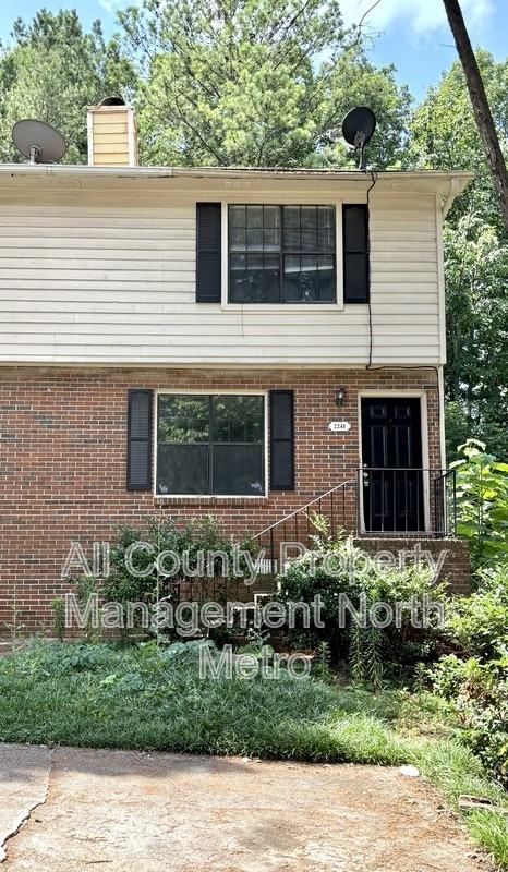 2241 Highpoint Rd - Photo 3 of 10