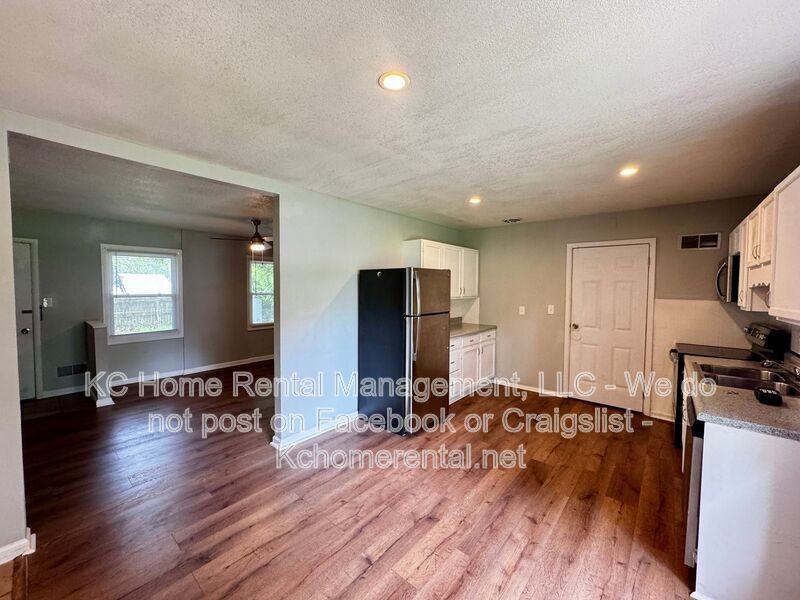 7313 E 109th Ter - Photo 4 of 33