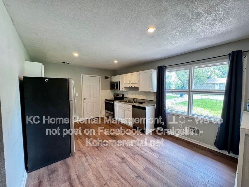 7313 E 109th Ter - Photo 5 of 33
