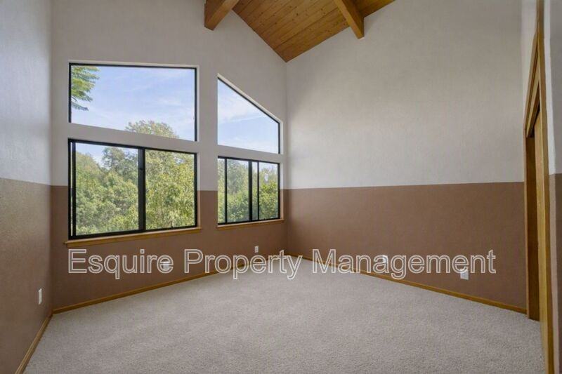 4290 Aspen Ln #B - Photo 5 of 10