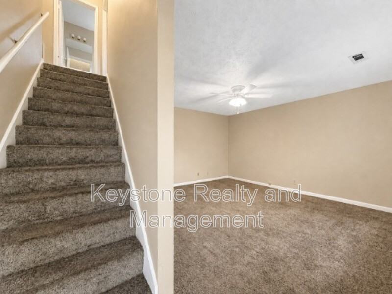 2050 Carneal Ln - Photo 5 of 13