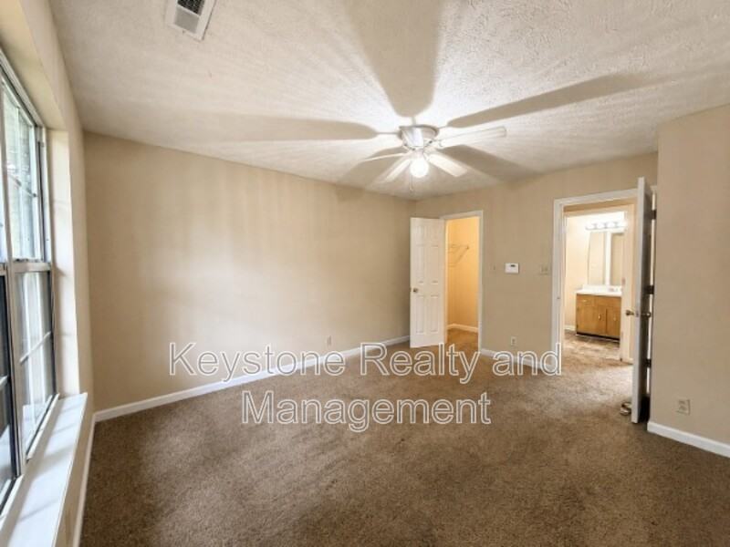 2050 Carneal Ln - Photo 7 of 13