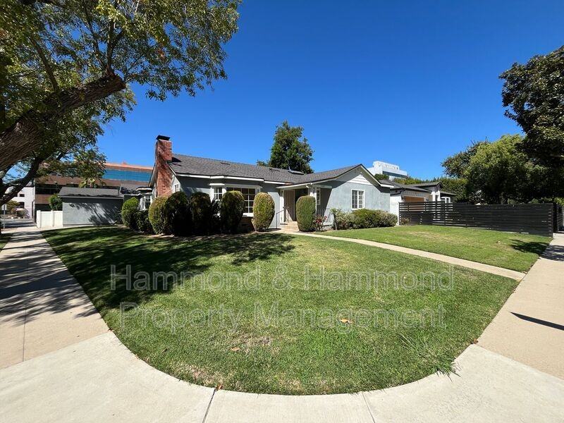 15483 Dickens St - Photo 2 of 48