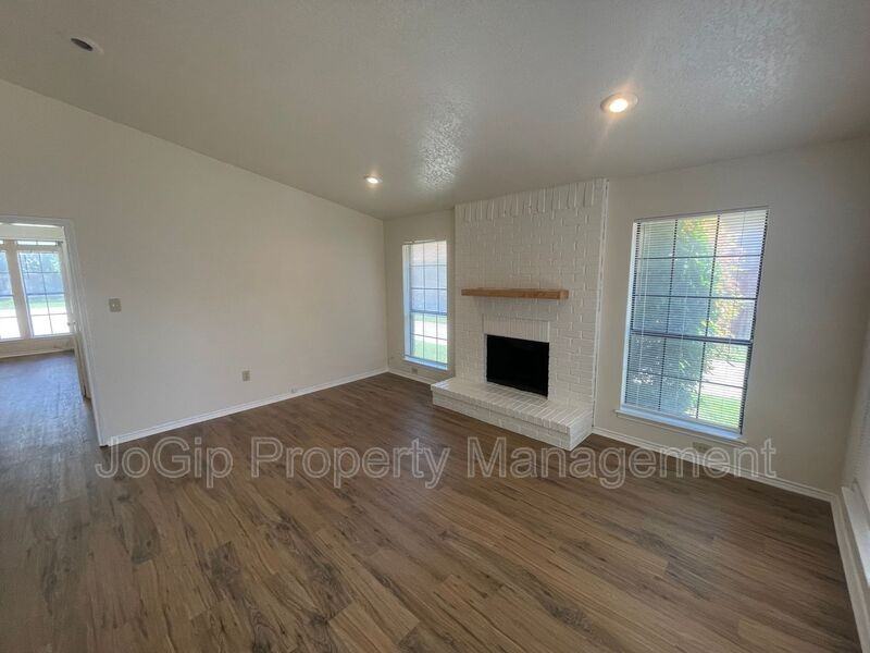 3151 Tudor Ln - Photo 2 of 35