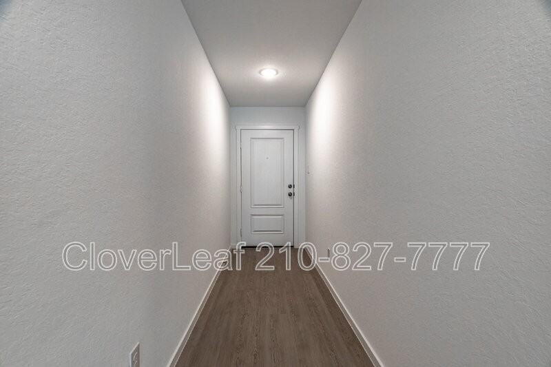 469 Wolf Crest Blvd - Photo 5 of 31