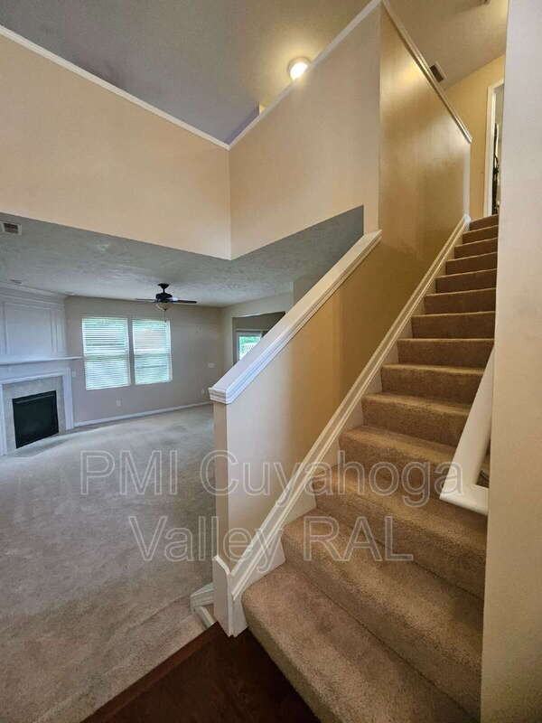 4046 Gardiner Run - Photo 2 of 34