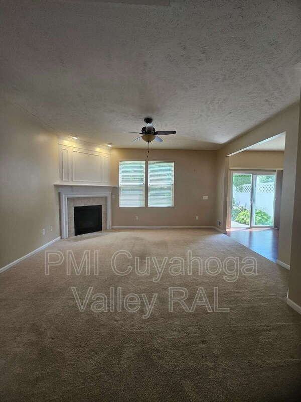 4046 Gardiner Run - Photo 3 of 34