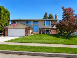 featured image of 794 Sw Orchard Pl