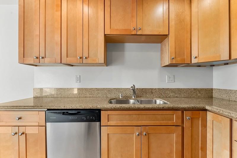 1425 N Harper Ave #10 - Photo 4 of 8