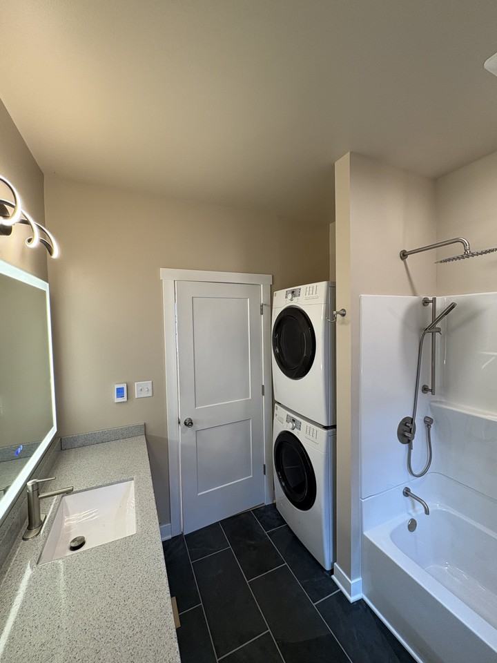 1574 Denton St - Photo 2 of 11