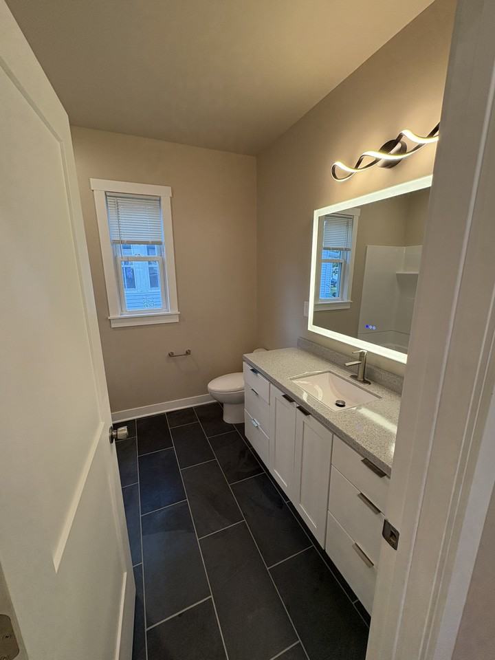 1574 Denton St - Photo 3 of 11