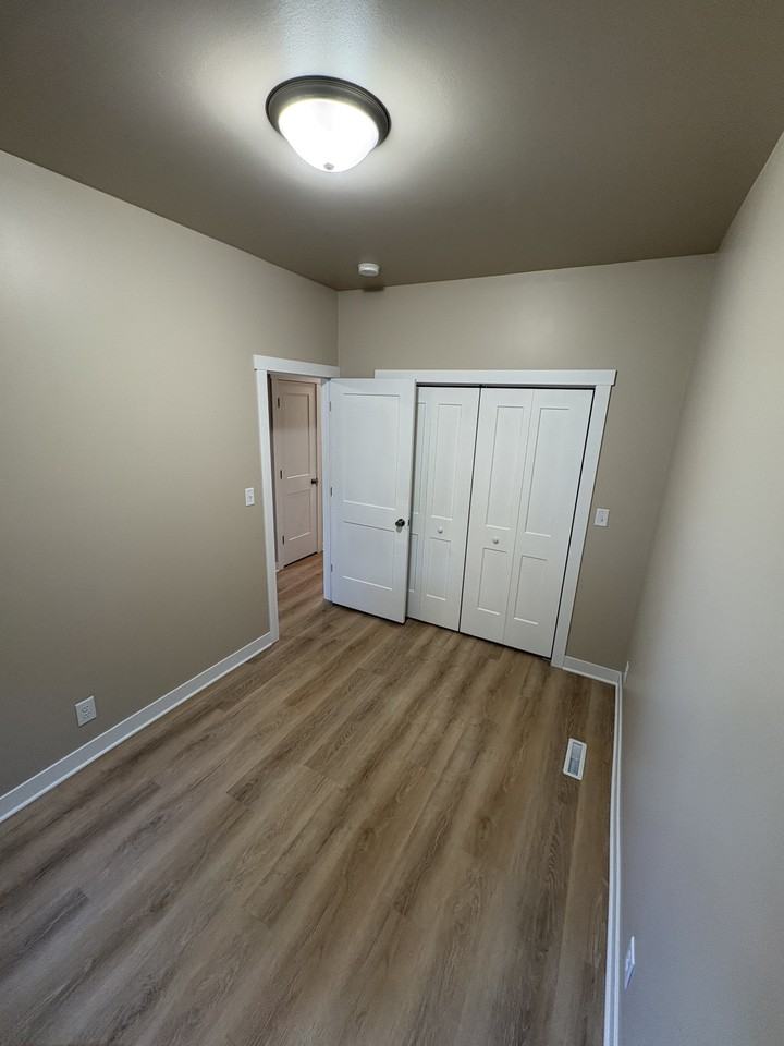 1574 Denton St - Photo 7 of 11