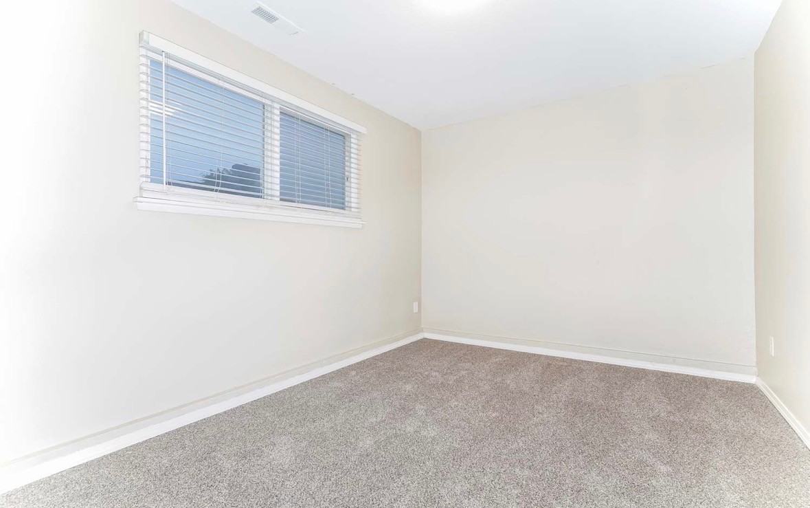 22307 Dock Ave S #116 - Photo 2 of 5