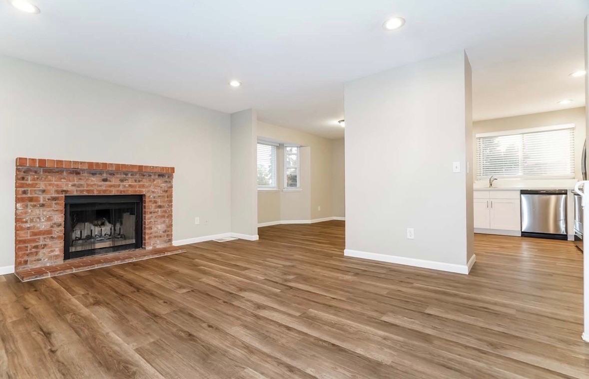 22307 Dock Ave S #116 - Photo 3 of 5