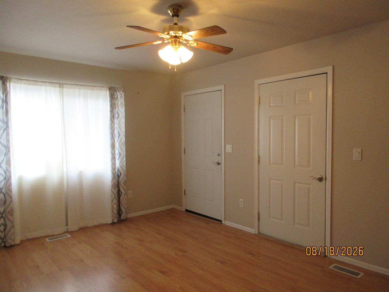 304 N 15th St #A - Photo 2 of 8