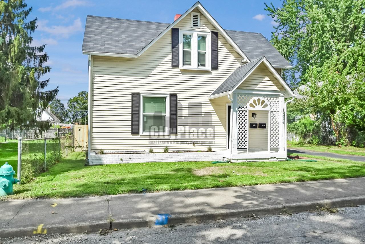 1228 E Perry St - Photo 5 of 24