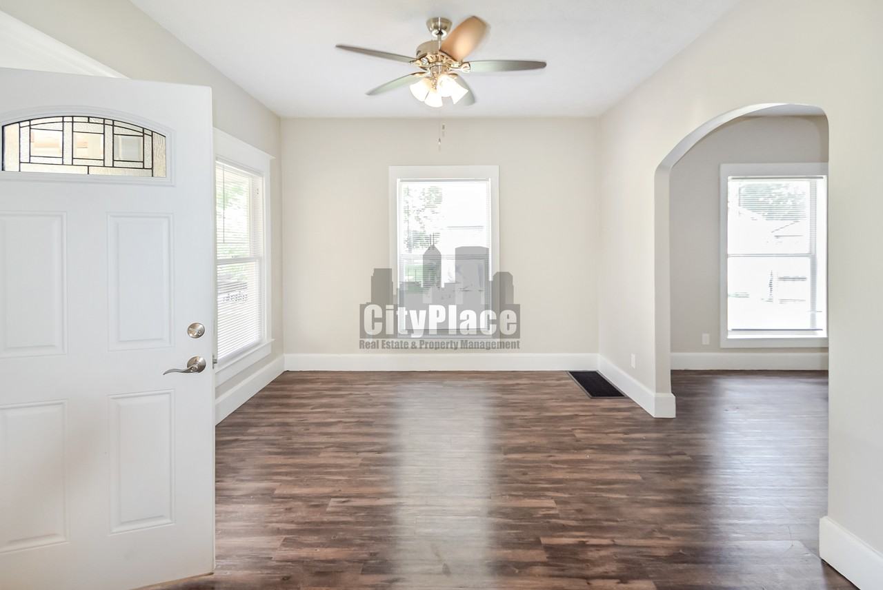 1219 E Perry St - Photo 7 of 31