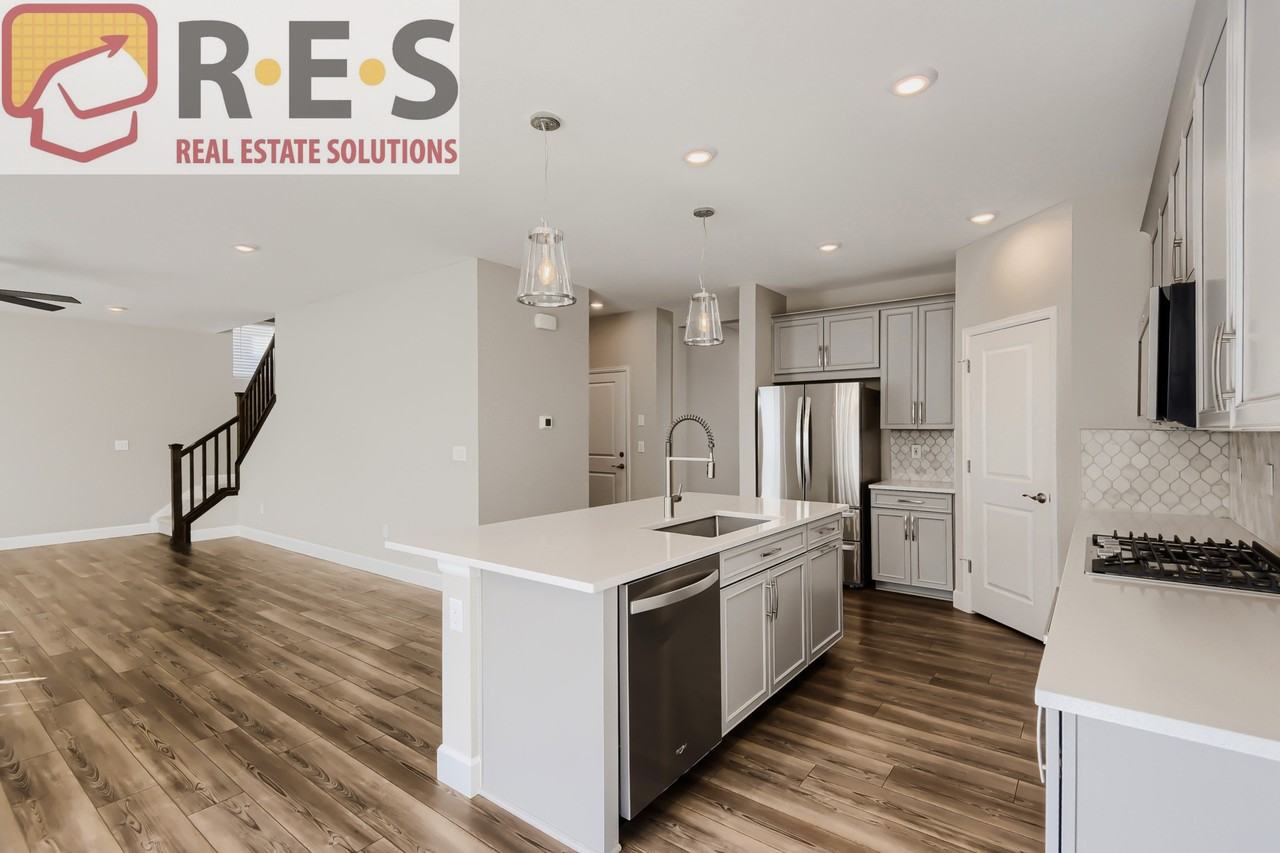 357 Silver Rock Trl - Photo 3 of 24