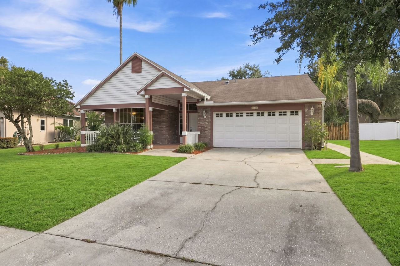 4826 Ridgemoor Cir - Photo 2 of 26