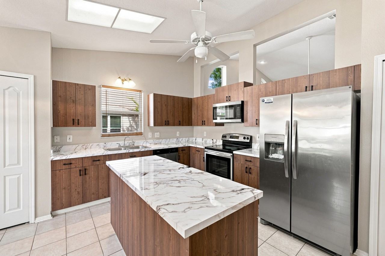 4826 Ridgemoor Cir - Photo 7 of 26