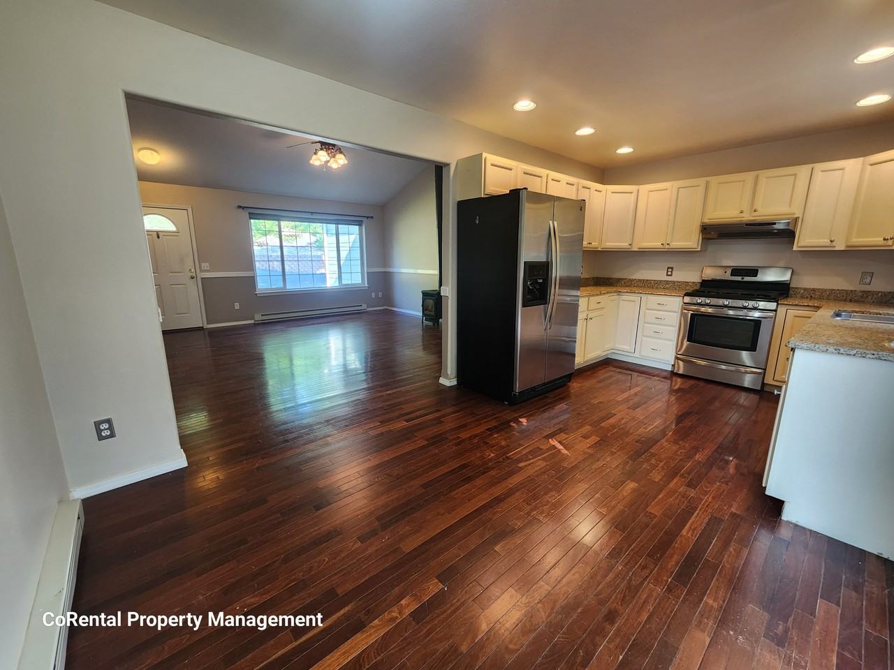 967 Electric Ave - Photo 2 of 23