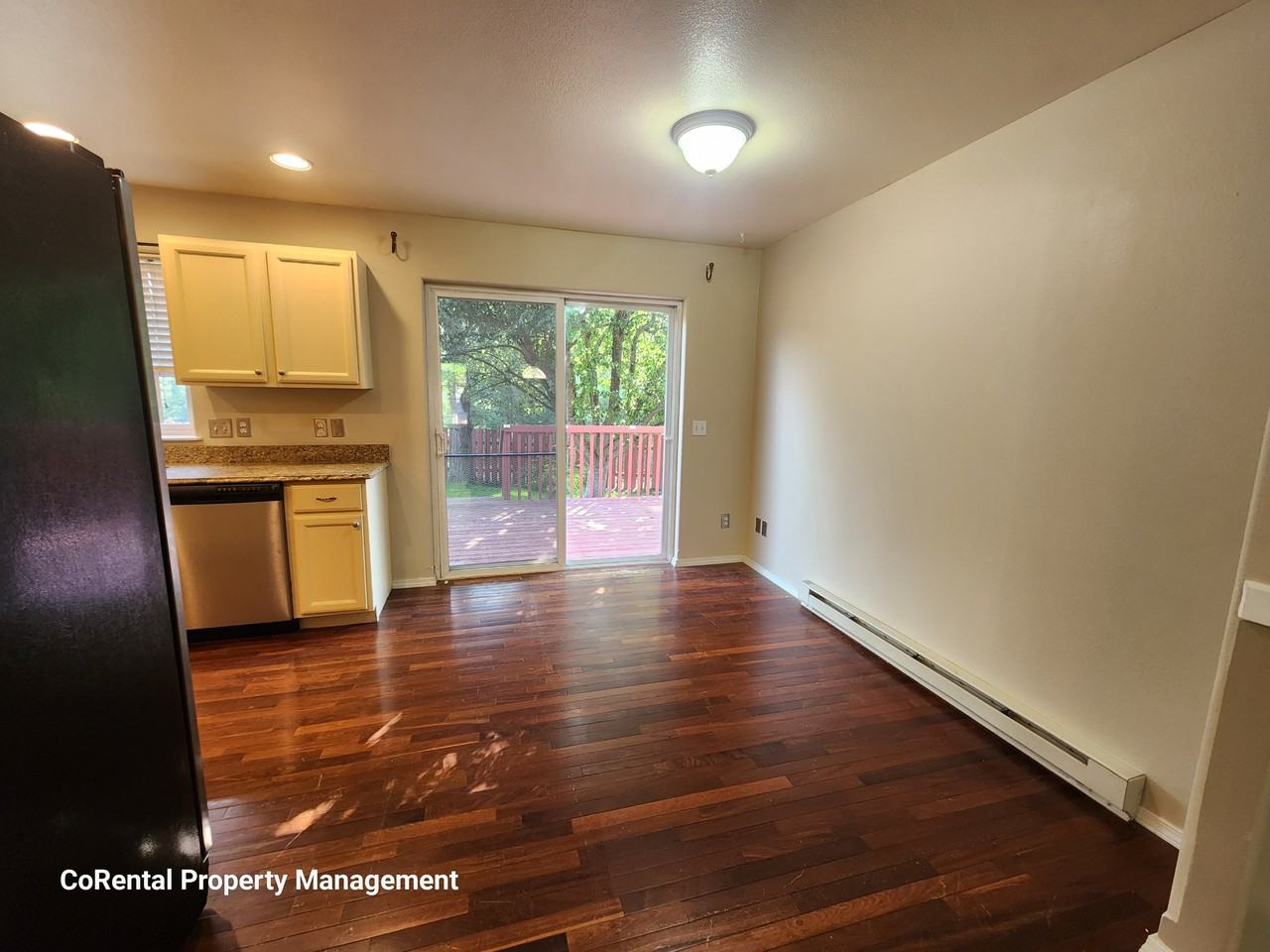 967 Electric Ave - Photo 4 of 23