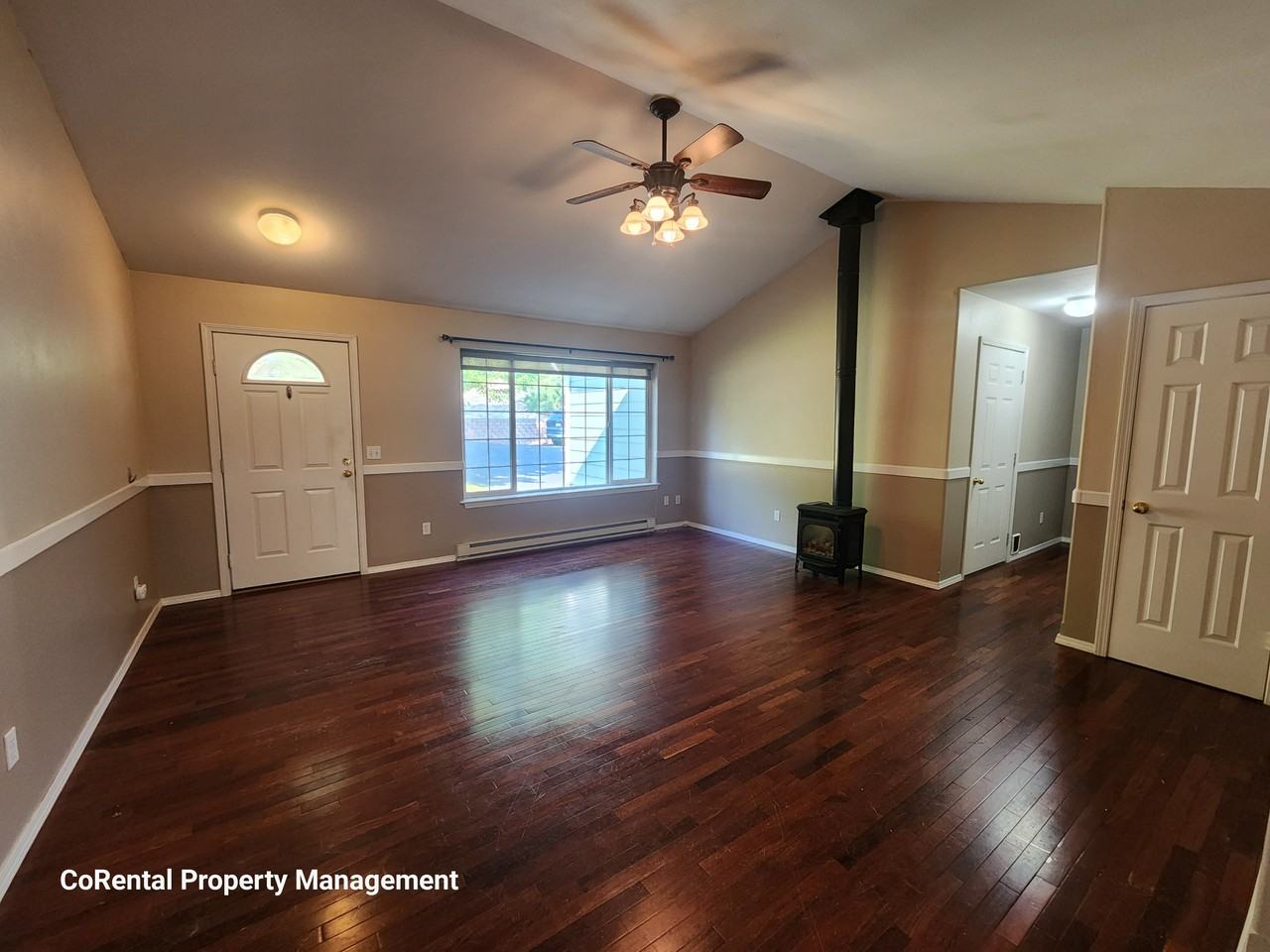 967 Electric Ave - Photo 5 of 23