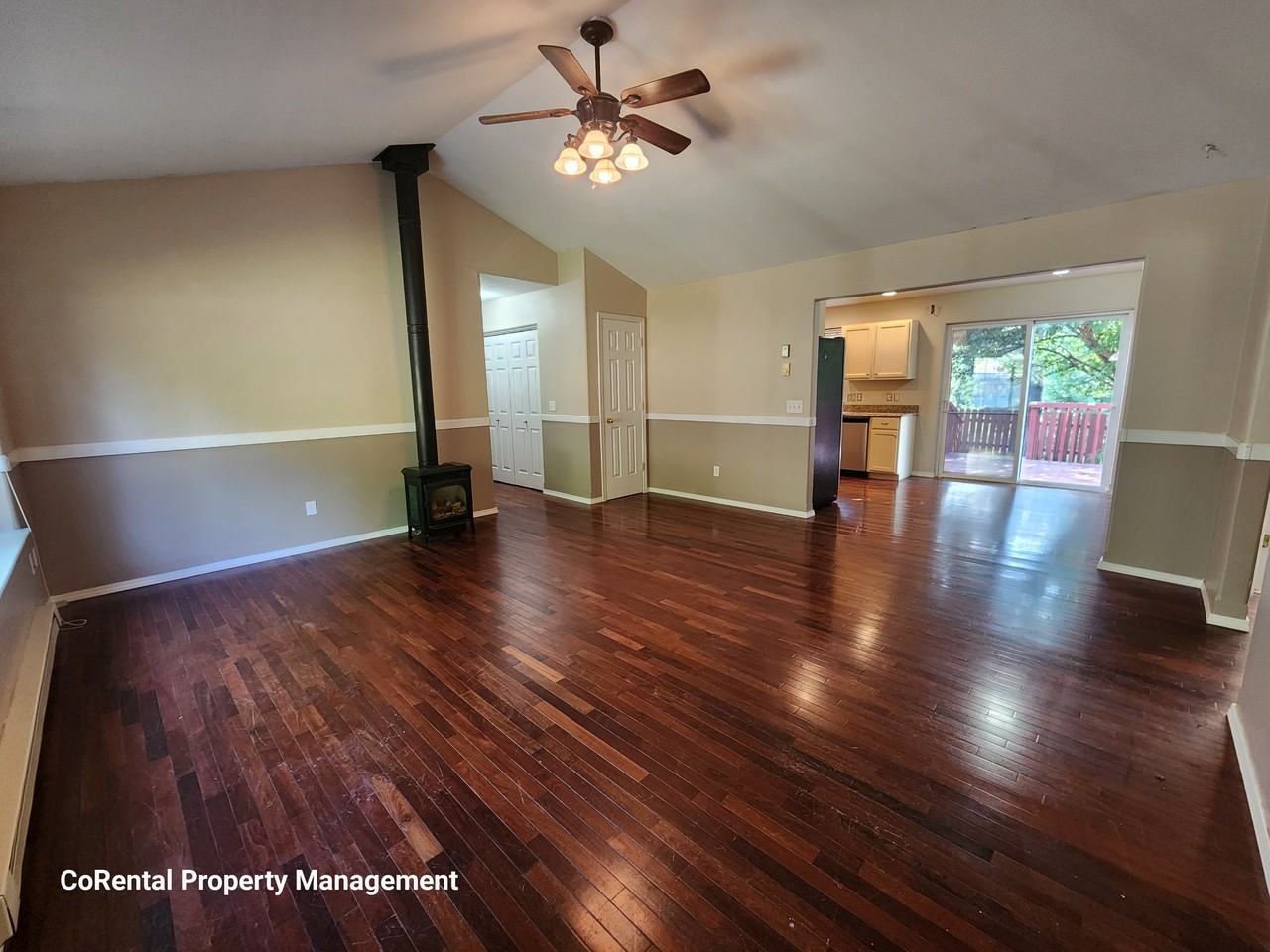 967 Electric Ave - Photo 6 of 23