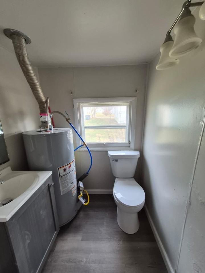 1621 1/2 Halford St - Photo 5 of 6