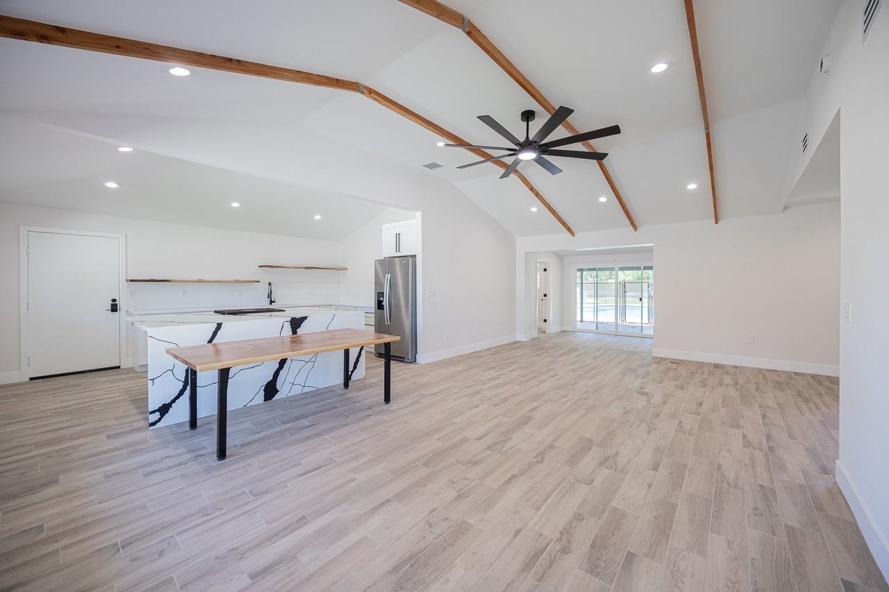 6828 N 10th Ave - Photo 4 of 37