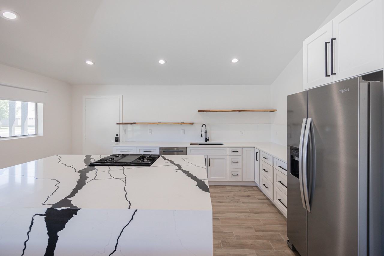 6828 N 10th Ave - Photo 7 of 37