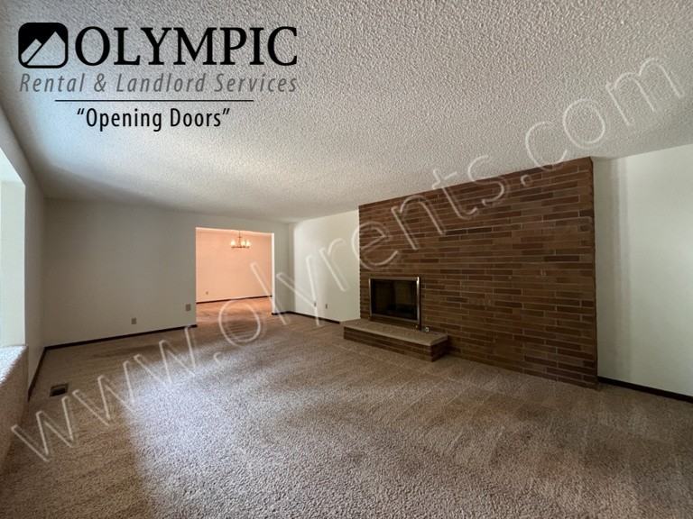 4230 Frontier Dr Se - Photo 6 of 38