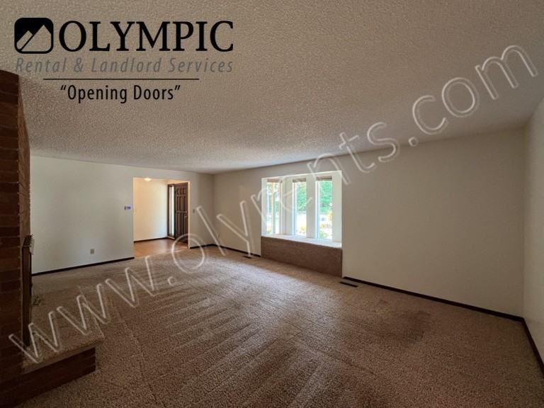 4230 Frontier Dr Se - Photo 7 of 38