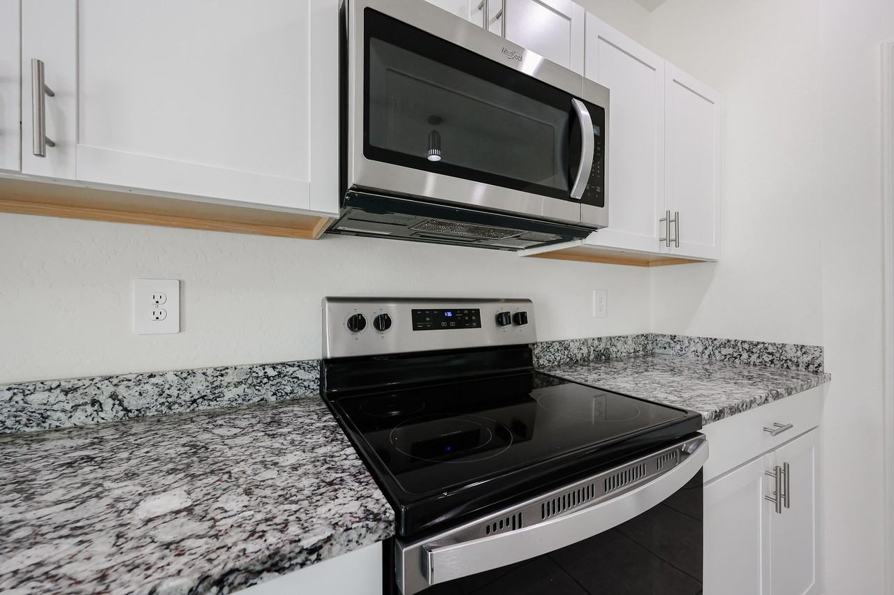 6015 E Athena Rd - Photo 4 of 46