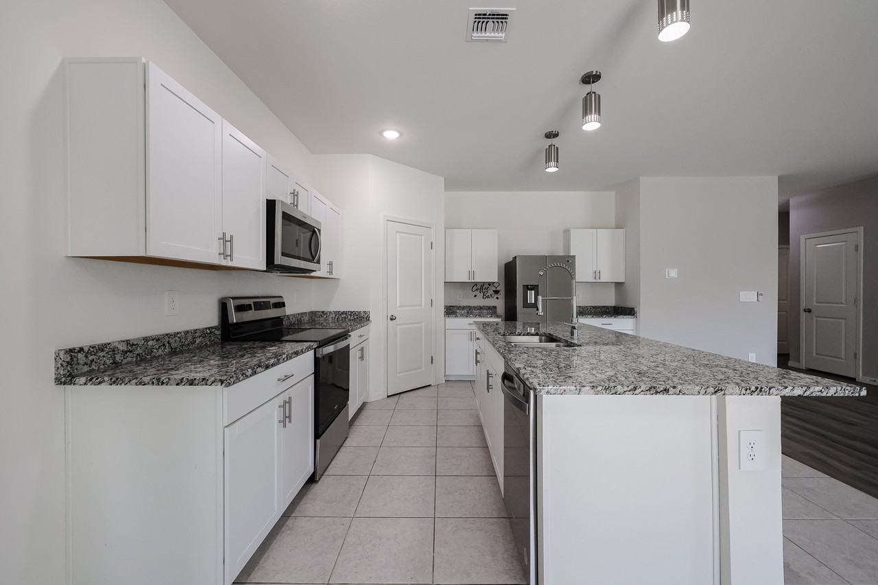 6015 E Athena Rd - Photo 6 of 46
