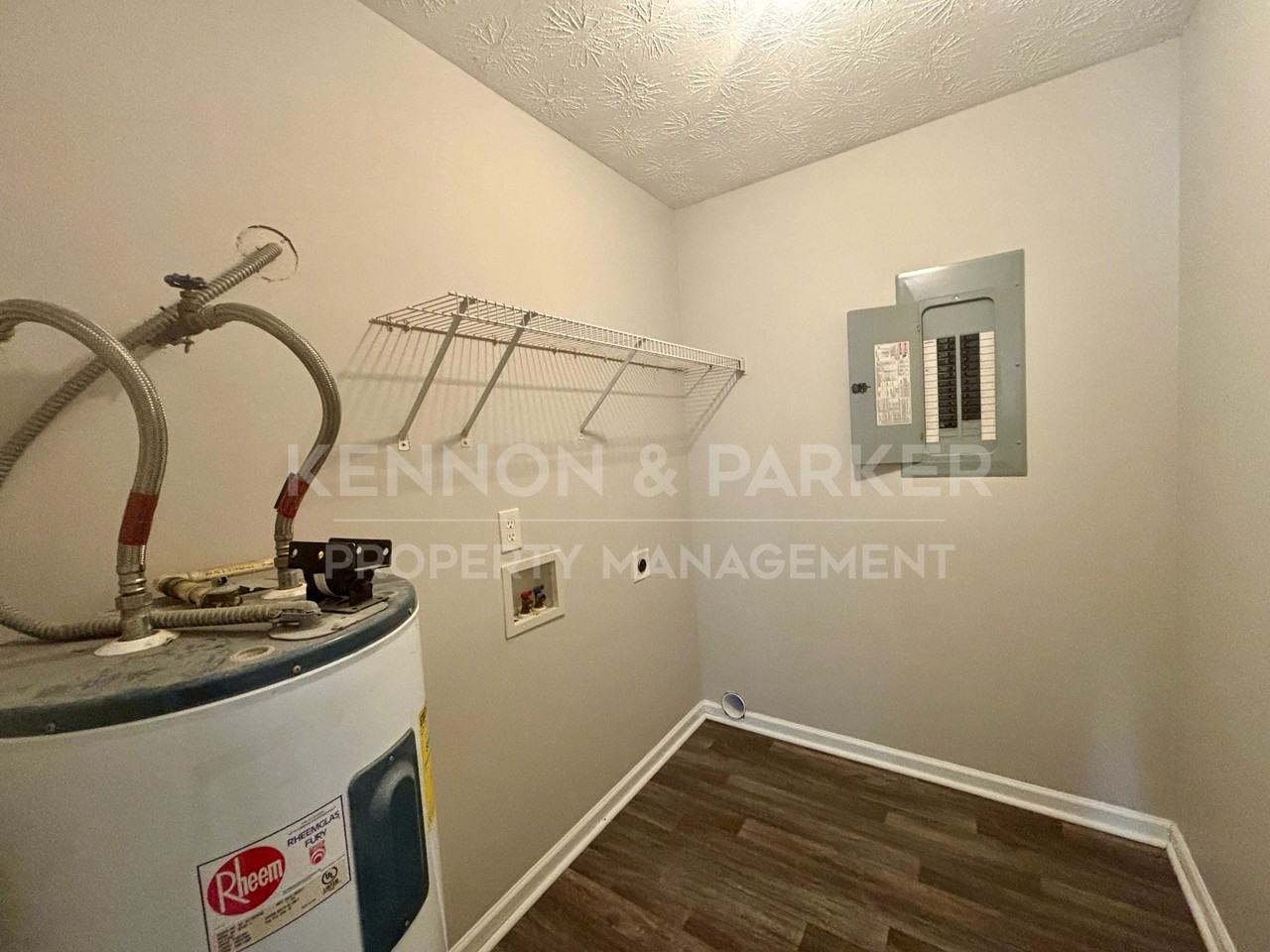 1527 21st St - Photo 6 of 17