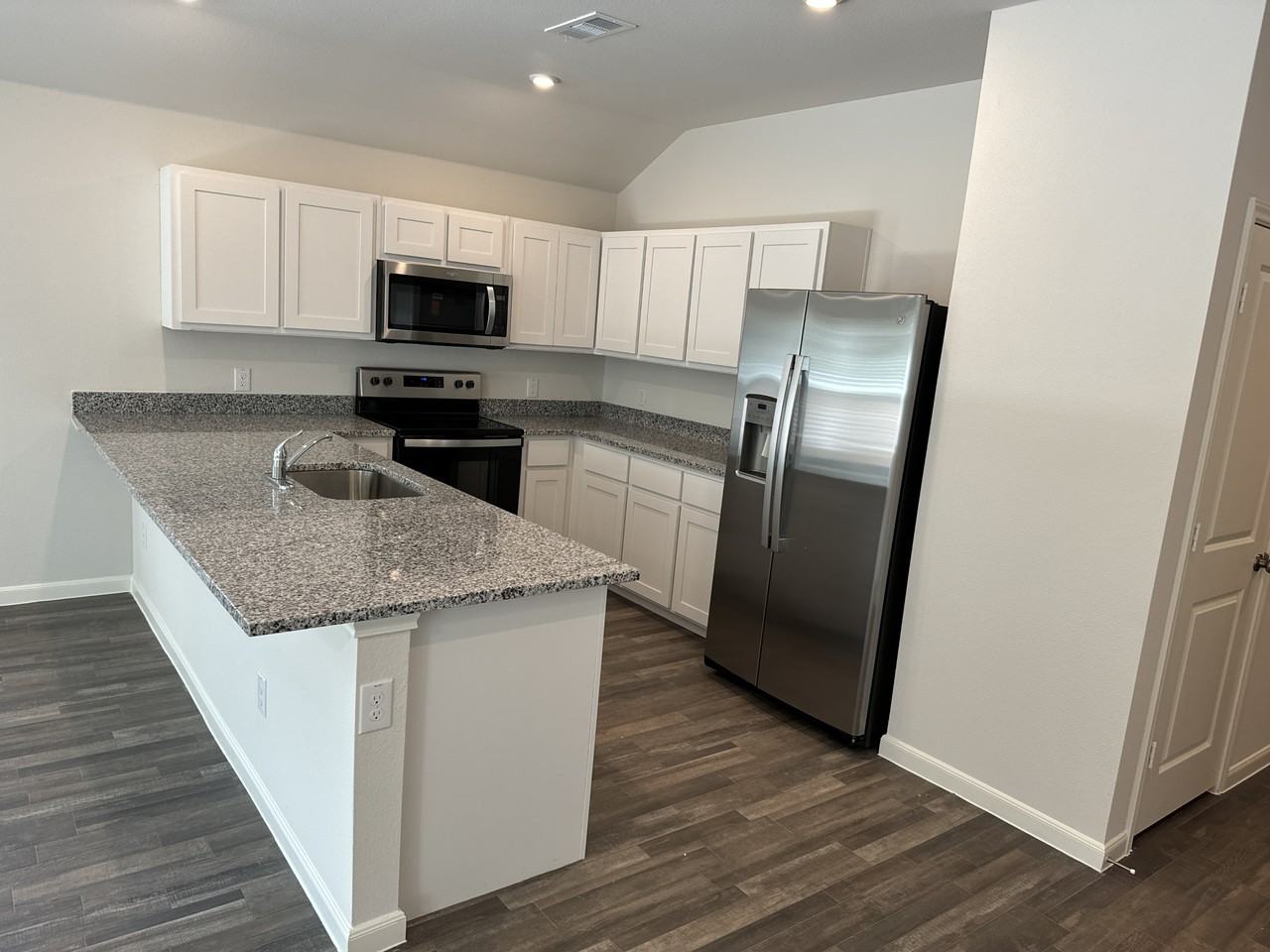 504 Jameson St - Photo 6 of 16