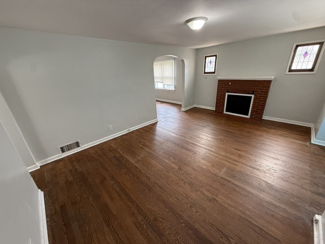 304 Superior Dr - Photo 6 of 24