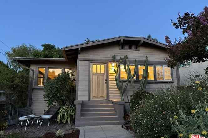 708 N Avenue - Photo 2 of 40