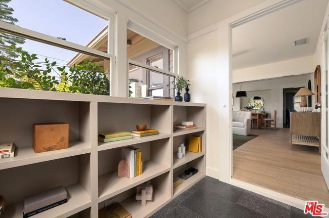 708 N Avenue - Photo 4 of 40