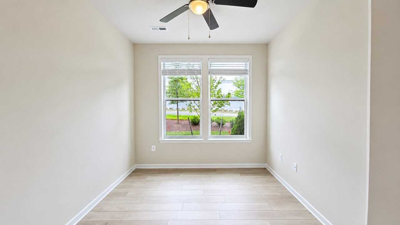4809 Vista Green Ln - Photo 5 of 31