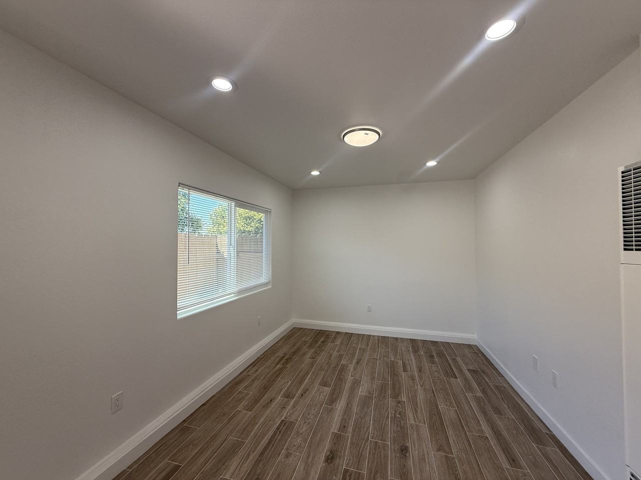 1304 W Nectarine Ave #A - Photo 4 of 7
