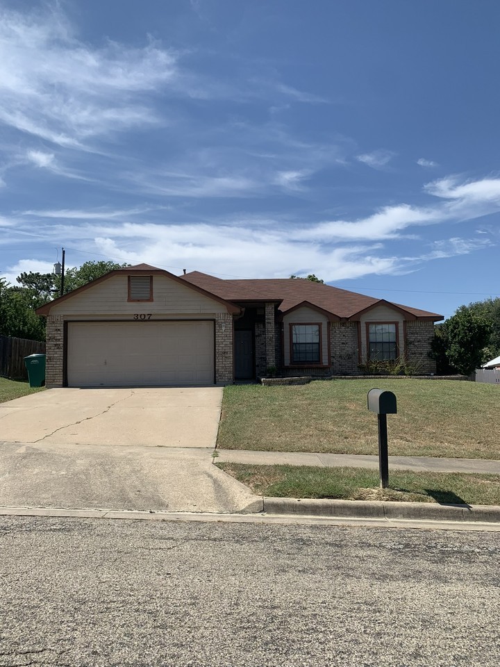 307 Eichelberger Dr - Photo 2 of 26