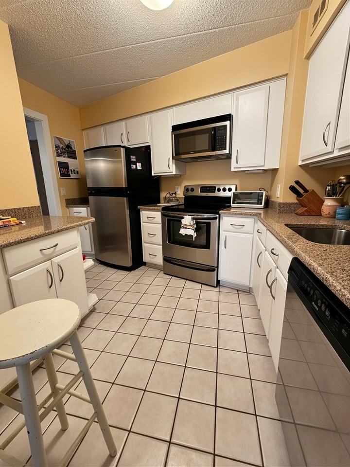 100 Severn Ave #503 - Photo 3 of 16